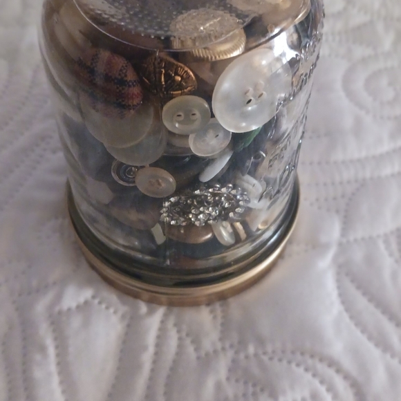 Buttons Mix Jar - Picture 3 of 5
